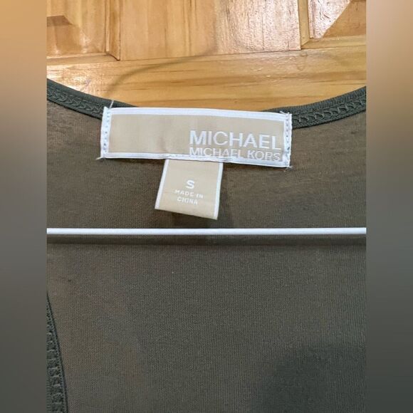 Bundle of 2 Michael Kors sequin & bead embellished tanks green & beige sz S - Picture 6 of 7